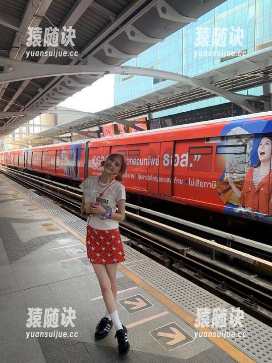 91吃瓜 沿着91吃瓜的线路,来看那些不可描述的爆料!哈哈,快看!