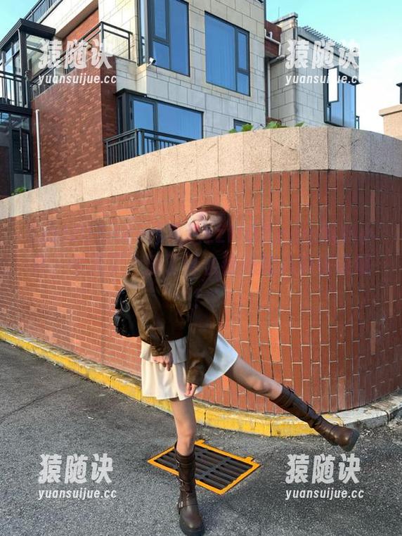 直达zztt03.ccm黑料小巷，今天又上演了什么热闹的八卦密谈呢？