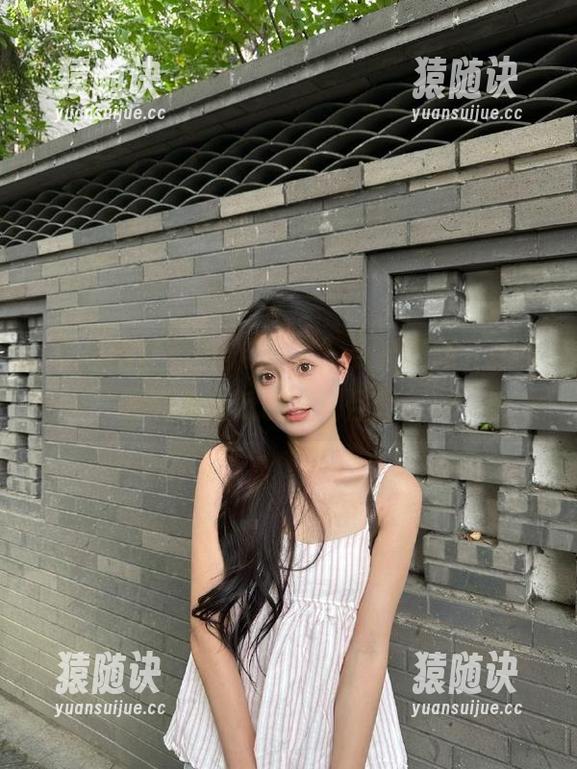 吃瓜网红 “吃瓜网红”保持更新,在线观看那些低调又刺目的瓜!