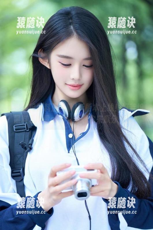 新版本上线！好莱坞黑料正能量app，等着你来瓜分快乐！