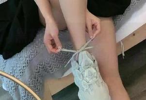 黑料51苹果版上线，撕掉光鲜外衣，看见明星真实的一面！