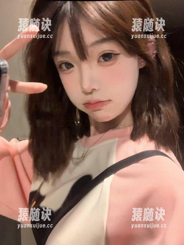 “黑料不打烊zztt14”：免费为你奉上无数八卦！你准备好炸裂了吗？