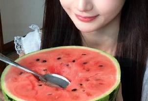 首页热榜都在这儿，快下载黑料吃瓜网，边吃边看！