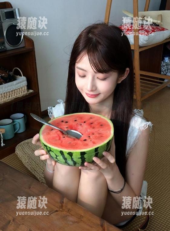 黑料吃瓜网 首页热榜都在这儿,快下载黑料吃瓜网,边吃边看!